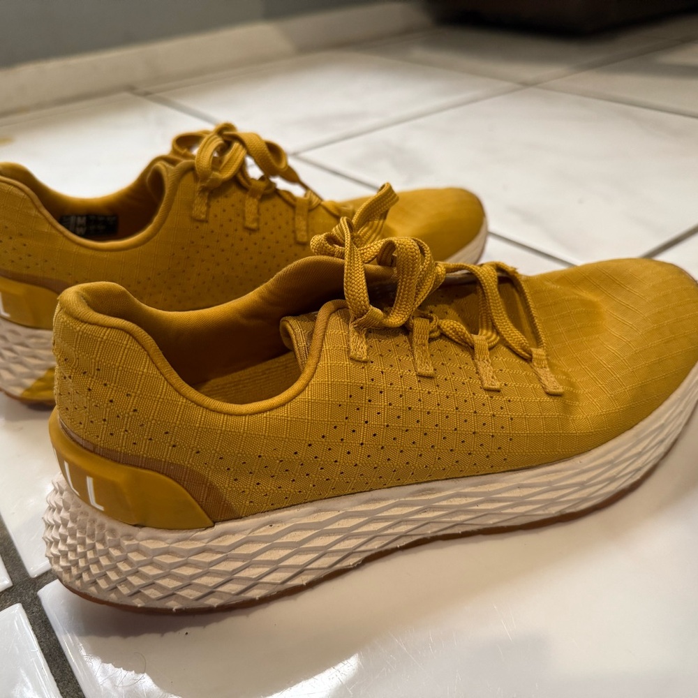 NOBULL Honey Mustard Ripstop Runners Women's Size 7.5 Men’s Size 6